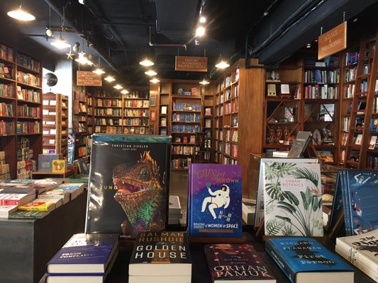 Photo of Embiggen Books, melbourne, USA